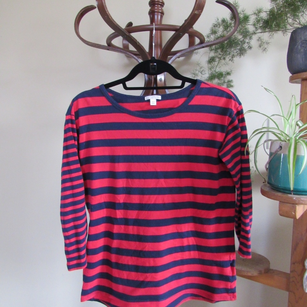 Gap sweater